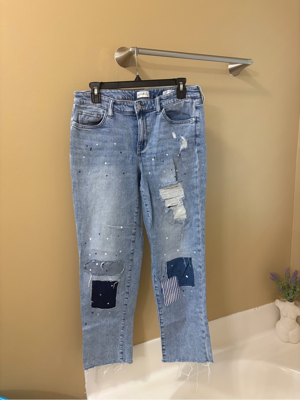 5/$25 Wonderly Girlfriend Patch Jeans 10